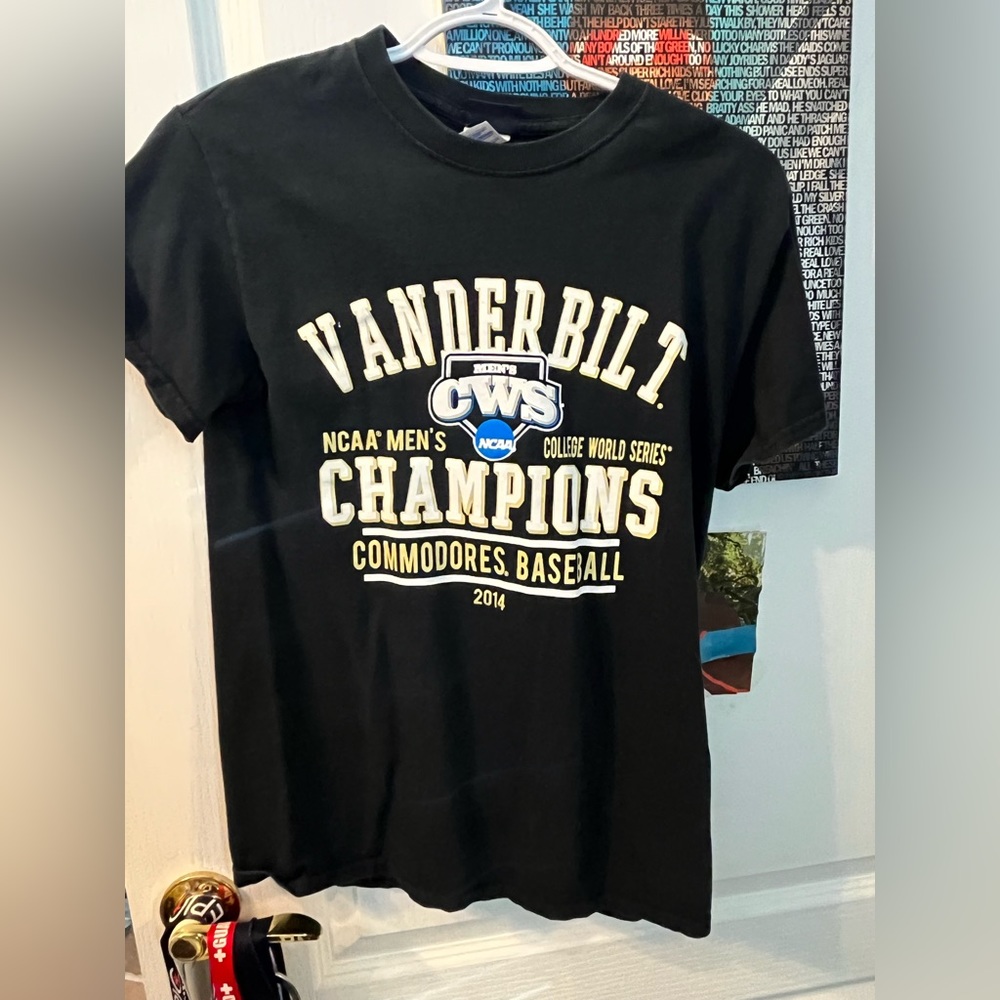 Vanderbilt Baseball Tee 🎉TSHIRT BUNDLE 2 FOR $7 or 3 FOR $8🎉